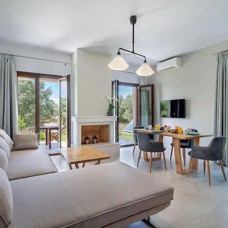 Amaryllis 1-svoronata Village Apartment
